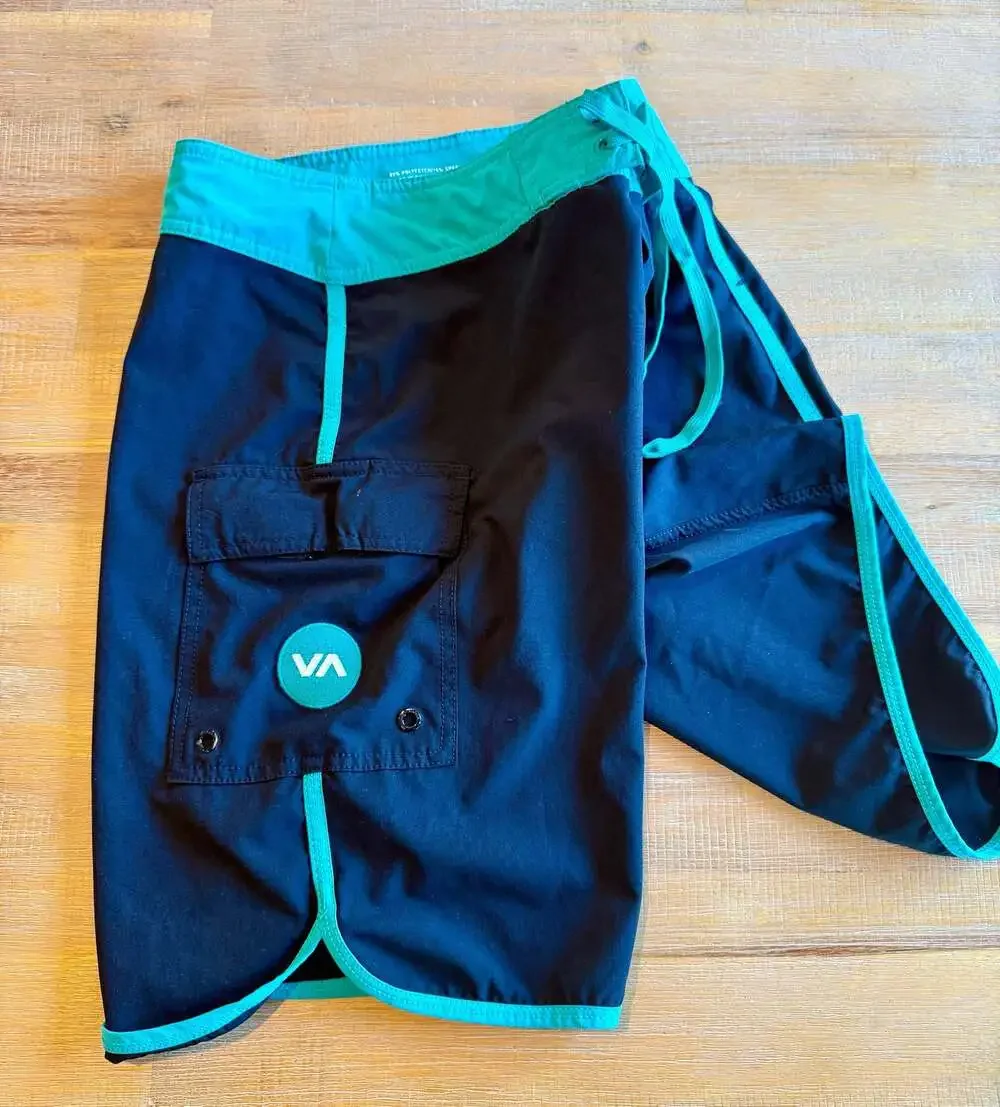 RVCA Performance Stretch Black and Turquoise Boardshorts Size 30